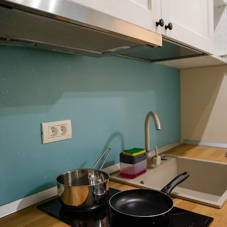 Beautiful New Super Location Apartment *