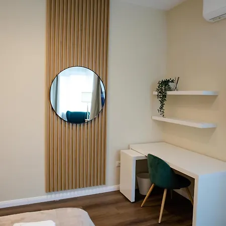 Beautiful New Super Location Apartment *