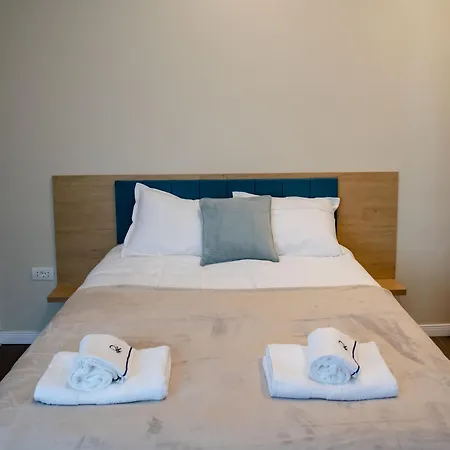 Beautiful New Super Location Apartment *