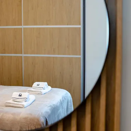 Beautiful New Super Location Apartment *