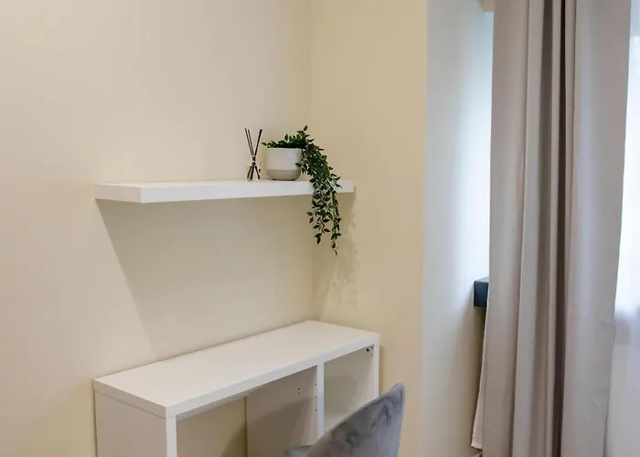 Апартаменти Beautiful New Studios&Apartments Super Central Location *