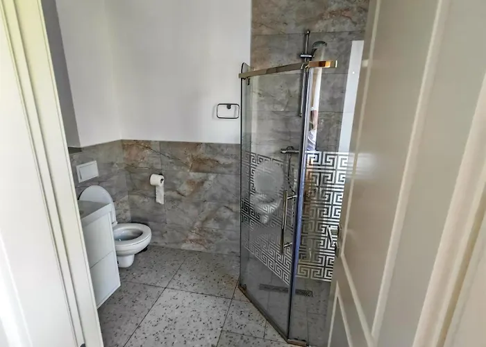 Beautiful New Studios&Apartments Super Central Location Апартаменти *